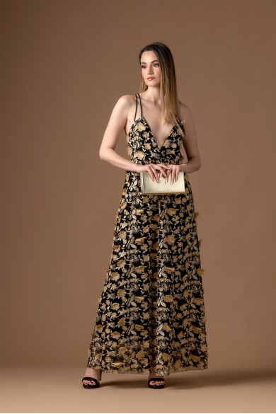 Μακρύ μαύρο φόρεμα με χρυσά κεντήματα λουλουδιών