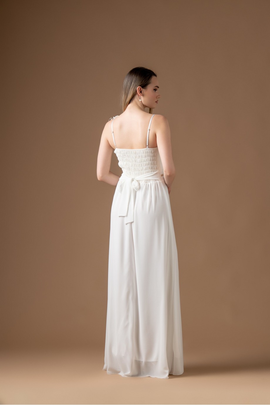 Μακρύ λευκό φόρεμα 