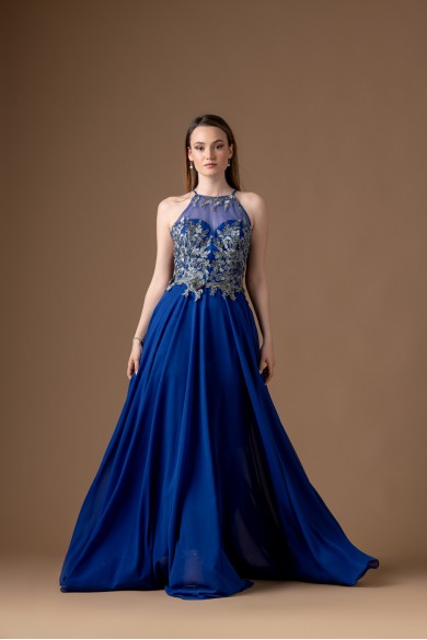 Μακρύ μπλε ηλεκρτρίκ φόρεμα με διαφάνεια και κεντημένα λουλούδια Μακρύ μπλε ηλεκρτρίκ φόρεμα με διαφάνεια και κεντημένα λουλούδια