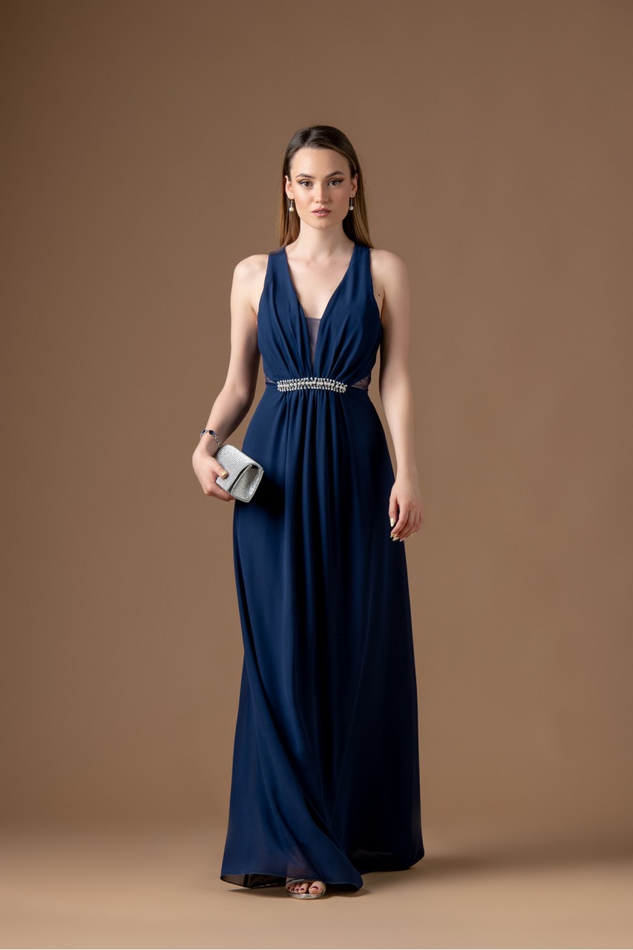 Μακρύ σκούρο μπλε φόρεμα με ζώνη ασημί