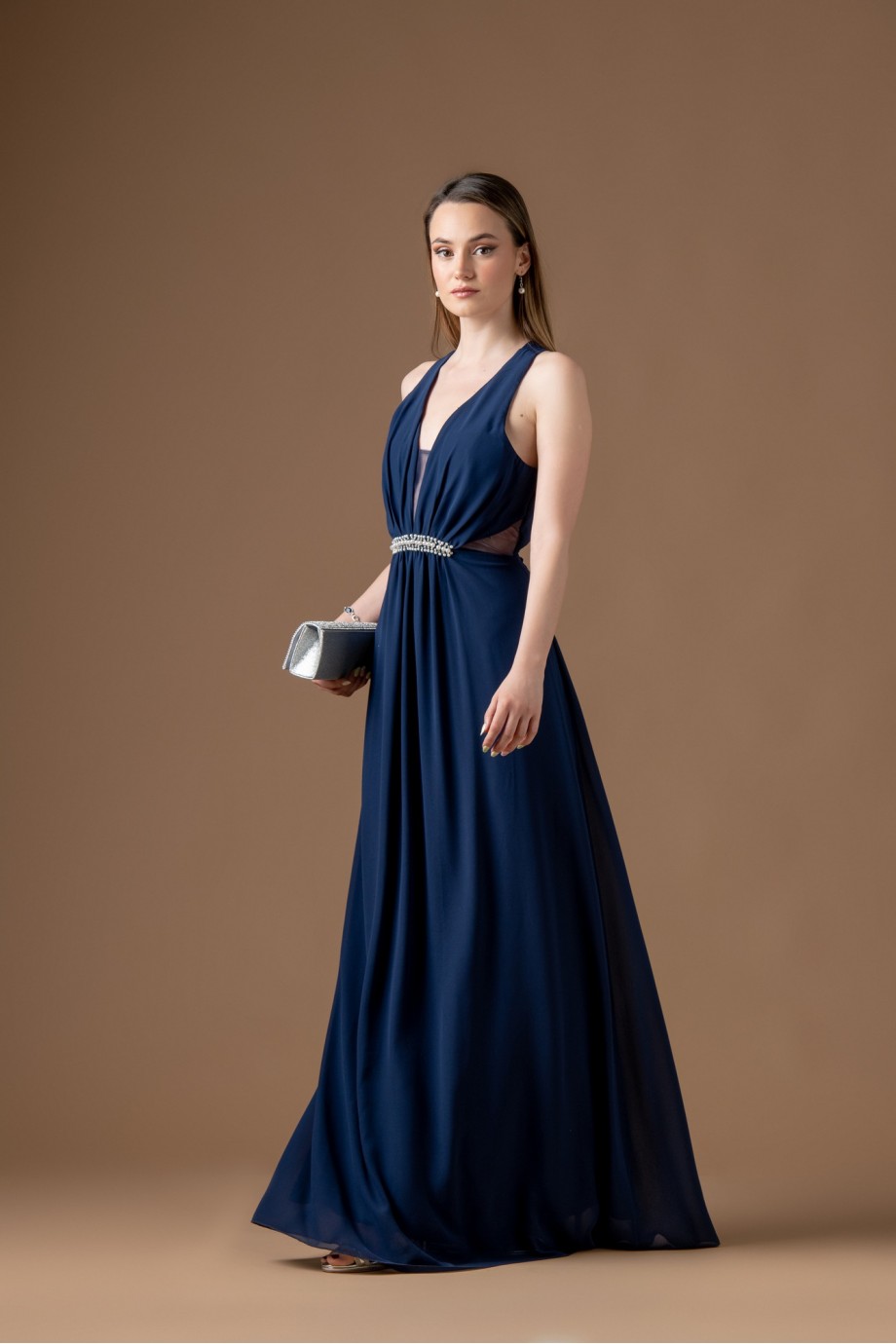 Μακρύ σκούρο μπλε φόρεμα με ζώνη ασημί