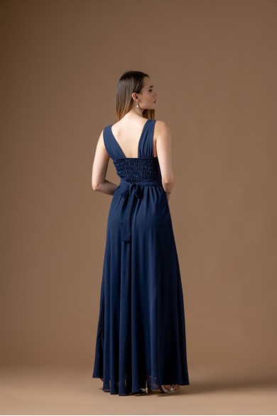 Μακρύ σκούρο μπλε φόρεμα Μακρύ σκούρο μπλε φόρεμα