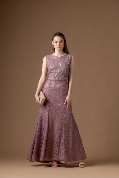 Μακρύ γοργονέ φόρεμα από δαντέλα σε σάπιο μήλο με ζώνη στρας