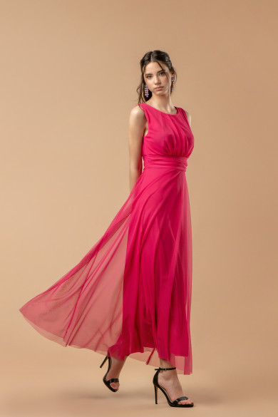 Μακρύ πράσινο τούλινο φόρεμα με ζώνη Μακρύ πράσινο τούλινο φόρεμα με ζώνη