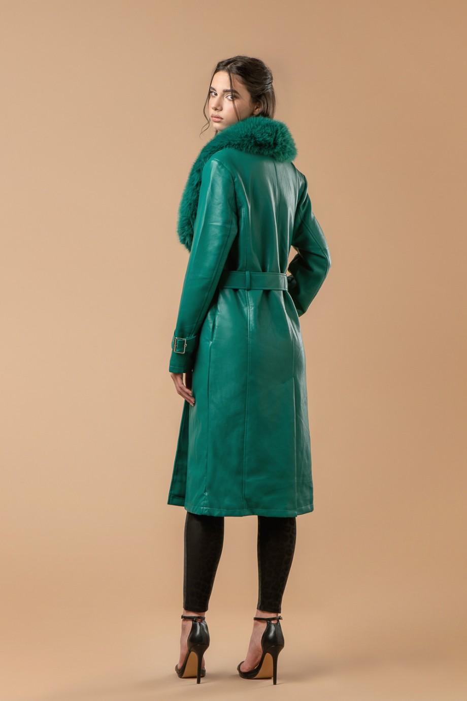 Πράσινο παλτό από δερματίνη με γούνα
