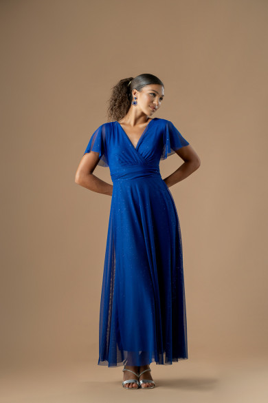 Μακρύ μπλε ηλεκτρίκ τούλινο φόρεμα με ντεκολτέ , κοντό μανίκι και glitter