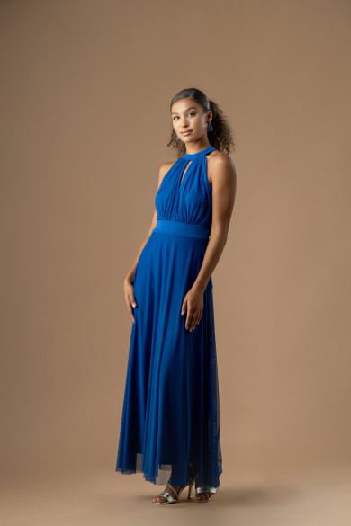 Μακρύ τούλινο φόρεμα μπλε ηλεκτρικ με halter λαιμόκοψη