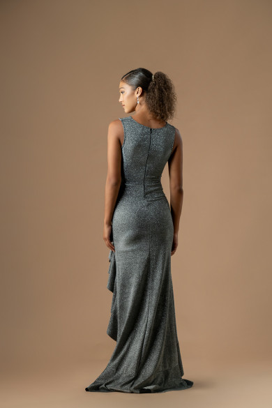 Μακρύ ασημί φόρεμα με glitter και βολάν