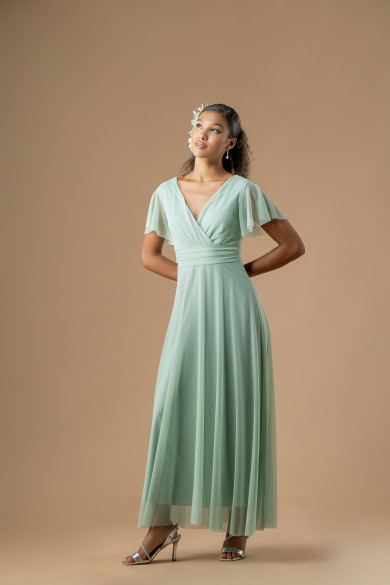 Αέρινο βεραμάν τούλινο φόρεμα με μανίκι κλος και δέσιμο στη μέση