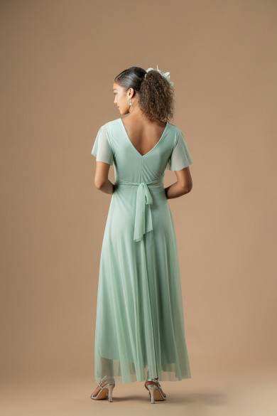 Αέρινο βεραμάν τούλινο φόρεμα με μανίκι κλος και δέσιμο στη μέση