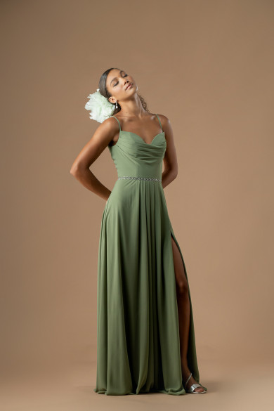 Μακρύ λαδί φόρεμα από μουσελίνα με ντραπέ μπούστο