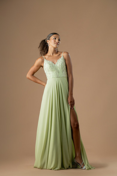 Μακρύ λεμονί φόρεμα με κεντημένο μπούστο και μουσελίνα φούστα