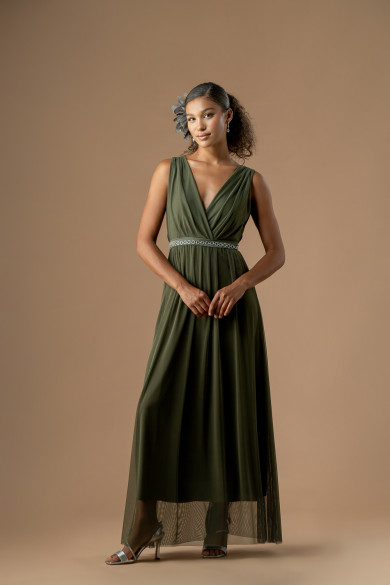 Μακρύ φόρεμα τούλινο λαδί με χιαστί ντεκολτέ και εντυπωσιακή πλάτη