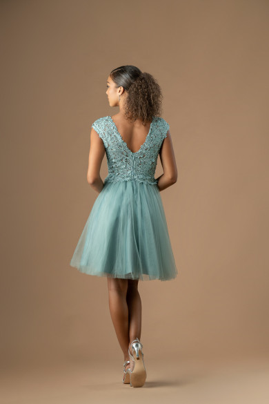 Κοντό βεραμάν φόρεμα με δαντελένιο μπούστο και τούλινη φούστα Κοντό βεραμάν φόρεμα με δαντελένιο μπούστο και τούλινη φούστα