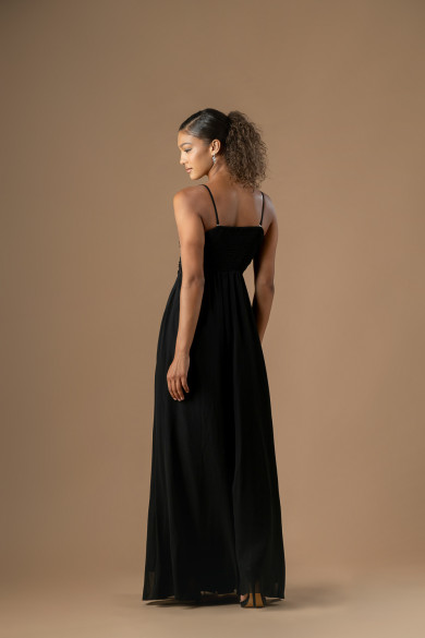 Μακρύ μαύρο φόρεμα με κεντημένο κορσέ και αέρινη φούστα