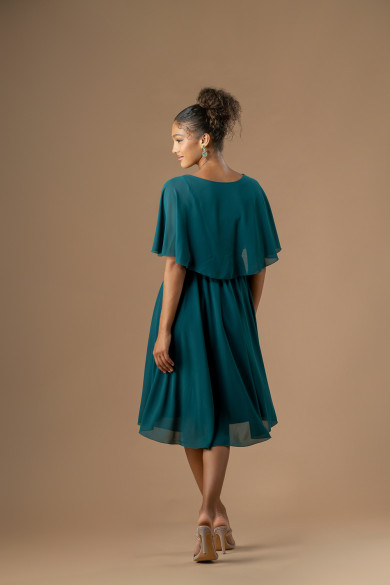 Κοντό κυπαρισσί φόρεμα με μπολερό και μοτίφ στην μέση