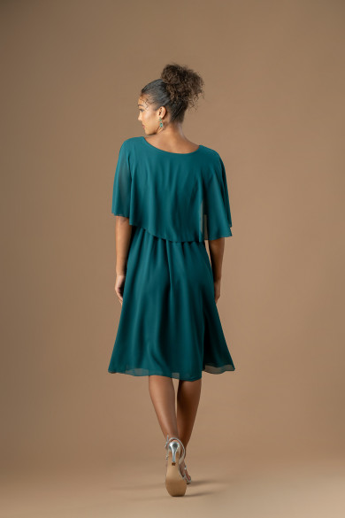 Μίντι κυπαρισσί φόρεμα από μουσελίνα με ασύμμετρο ντραπέ σχέδιο