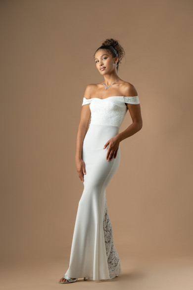 Νυφικό γοργονέ σε λευκό με ελαστικό ύφασμα και ουρά από δαντέλα