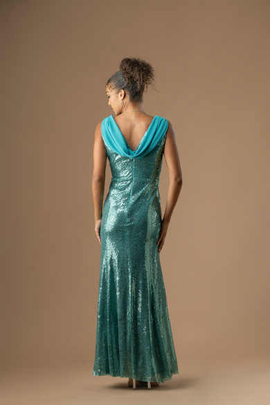 Μακρύ βεραμάν γοργονέ φόρεμα με παγιέτες και ανοιχτή πλάτη Μακρύ βεραμάν γοργονέ φόρεμα με παγιέτες και ανοιχτή πλάτη