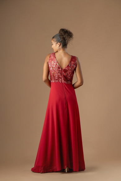 Μακρύ κεραμιδί φόρεμα με δαντέλα και κεντημένα μοτίφ στη μέση