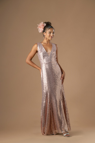 Μακρύ nude γοργονέ φόρεμα με παγιέτες και ανοιχτή πλάτη