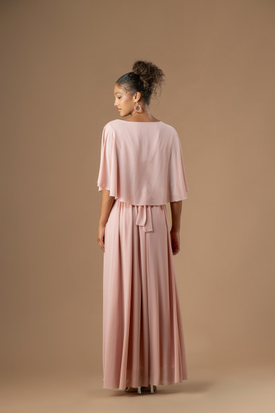 Μακρύ φόρεμα nude με ενσωματωμένο μπολερό και δαντελένιο μοτίφ