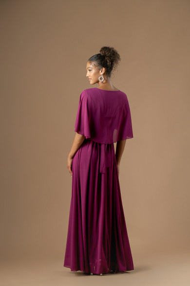 Μακρύ magenta φόρεμα με αέρινο μπολερό και ανάγλυφη δαντέλα Μακρύ magenta φόρεμα με αέρινο μπολερό και ανάγλυφη δαντέλα