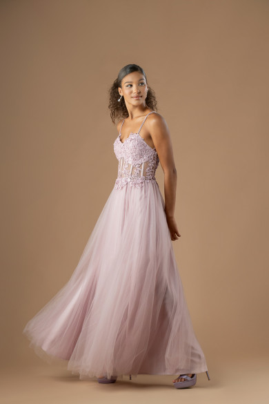  Μακρύ τούλινο ροζ φόρεμα με κορσέ και πέρλες
