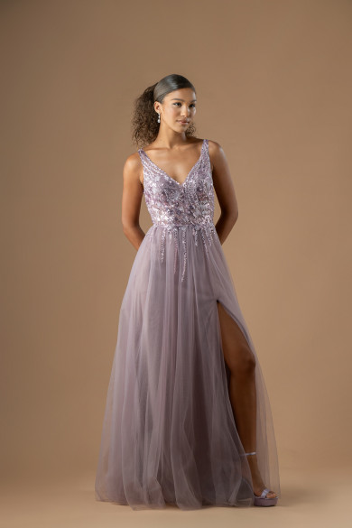 Λιλά φόρεμα ονείρου από τούλι με κεντημένες χάντρες και ανοιχτή πλάτη