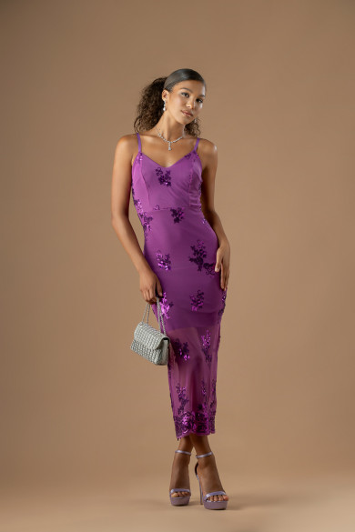 Μίντι μωβ εφαρμοστό φόρεμα με μοτίφ παγέτας