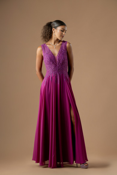 Μακρύ magenta φόρεμα με φαρδιές τιράντες και μοτίφ στο μπούστο