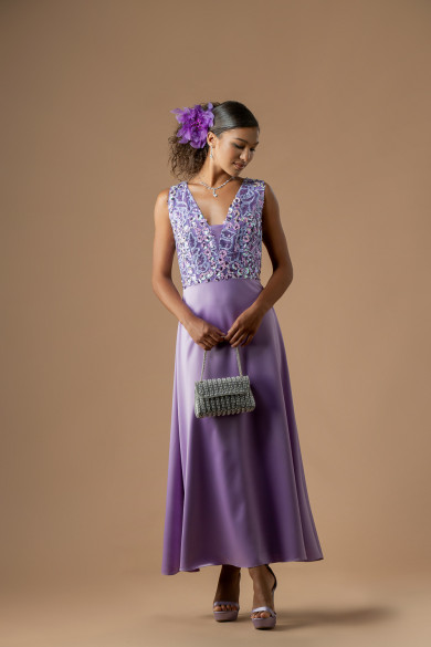 Μίντι φόρεμα με δαντέλα και σατέν άλφα φούστα σε λιλά απόχρωση