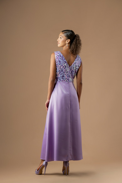 Μίντι φόρεμα με δαντέλα και σατέν άλφα φούστα σε λιλά απόχρωση