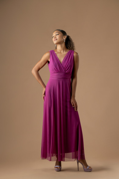 Μακρύ αμάνικο φόρεμα από τούλι σε magenta απόχρωση με V ντεκολτέ