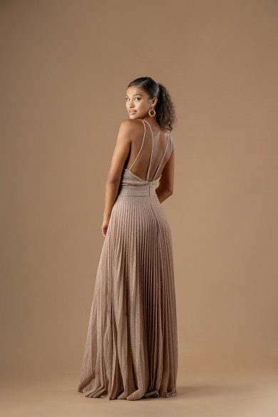 Μακρύ σαμπανί φόρεμα με πλισέ φούστα , ιδιαίτερο μπούστο και glitter