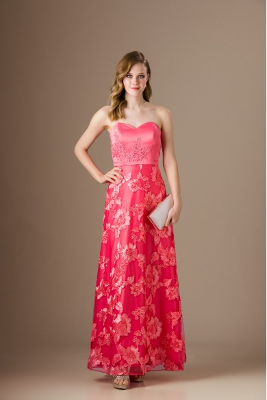 Μακρύ στράπλες κοραλλί φόρεμα