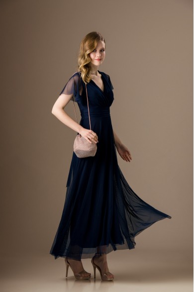 Μακρύ σκούρο μπλε τούλινο φόρεμα