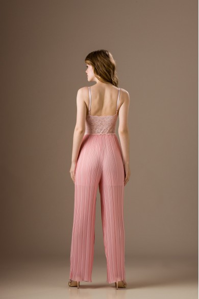 Σομόν φόρμα με δαντέλα στο μπούστο Σομόν φόρμα με δαντέλα στο μπούστο