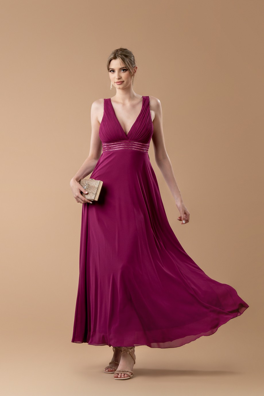 Μακρύ μοβ φόρεμα