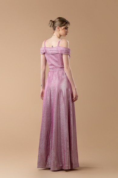 Μακρύ χρυσό φόρεμα Μακρύ χρυσό φόρεμα