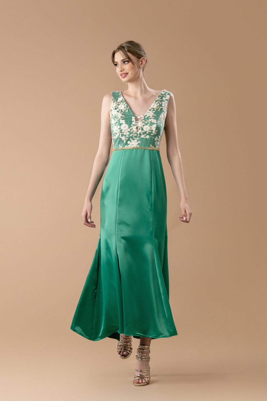 Μακρύ πράσινο γοργονέ σατέν φόρεμα