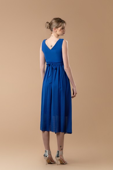 Μακρύ μπλε ηλεκτρίκ φόρεμα με πούλιες στο πάνω μέρος Μακρύ μπλε ηλεκτρίκ φόρεμα με πούλιες στο πάνω μέρος