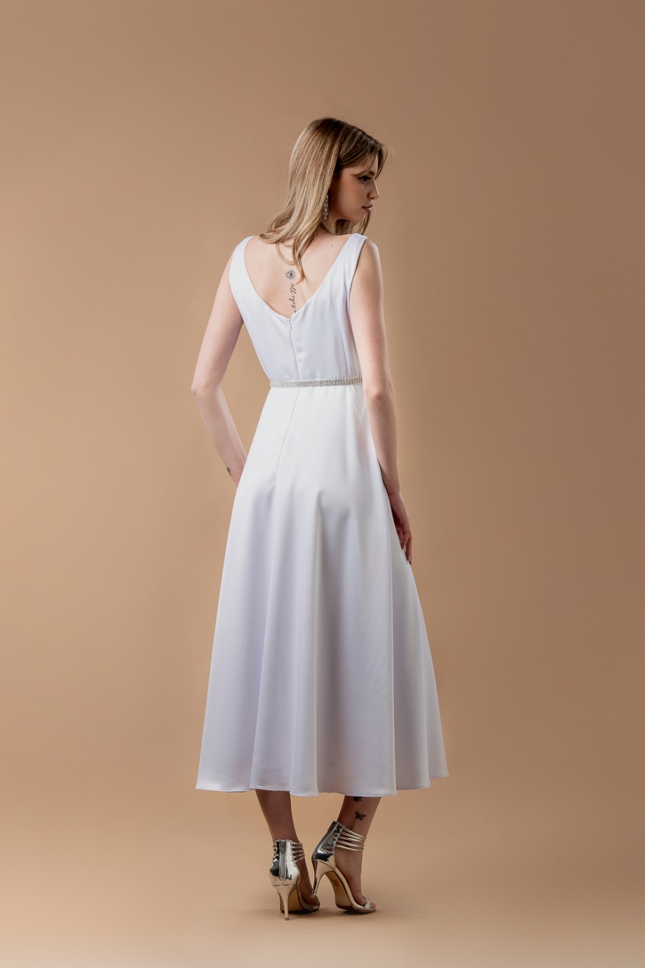 Μακρύ λευκό φόρεμα