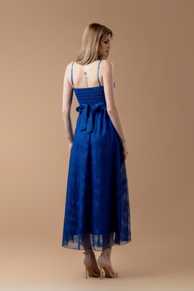 Μακρύ μπλε ηλεκτρίκ φόρεμα με κεντημένα λουλούδια Μακρύ μπλε ηλεκτρίκ φόρεμα με κεντημένα λουλούδια