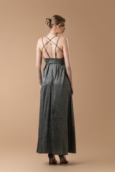 Μακρύ μαύρο glitter φόρεμα με ντεκολτέ και ανοιχτή πλάτη Μακρύ μαύρο glitter φόρεμα με ντεκολτέ και ανοιχτή πλάτη