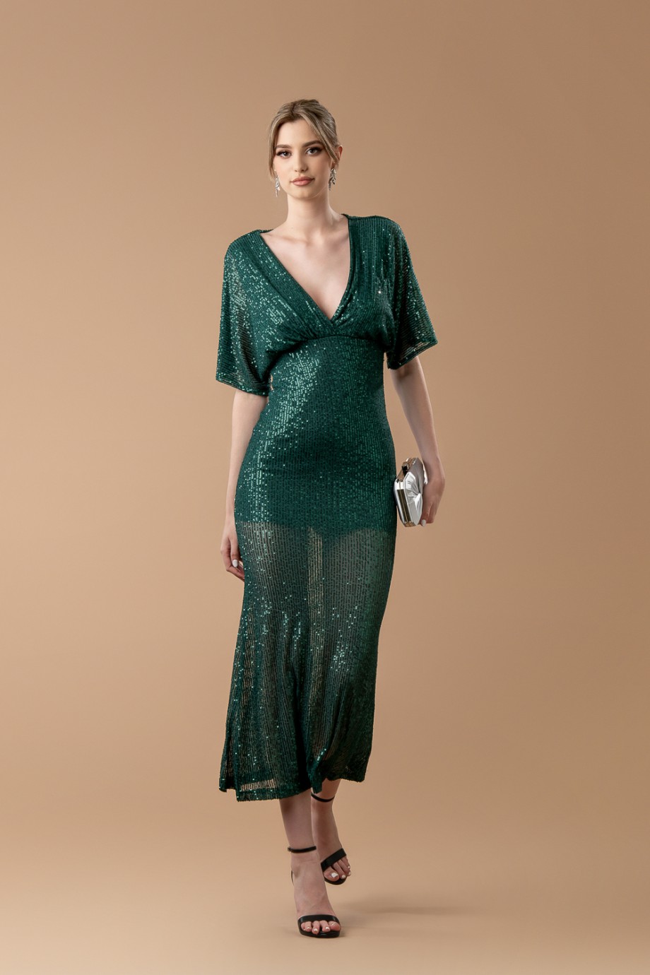 Μακρύ πράσινο εφαρμοστό φόρεμα