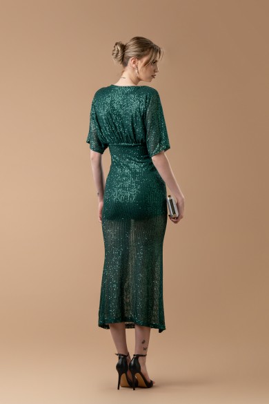 Μακρύ πράσινο εφαρμοστό φόρεμα Μακρύ πράσινο εφαρμοστό φόρεμα