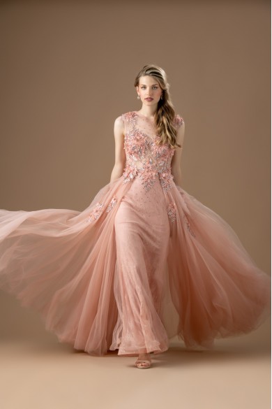 Μακρύ ροζ τούλινο φόρεμα