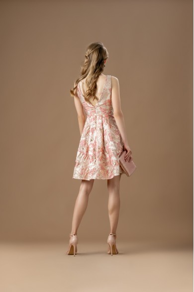 Κοντό ροζ φόρεμα