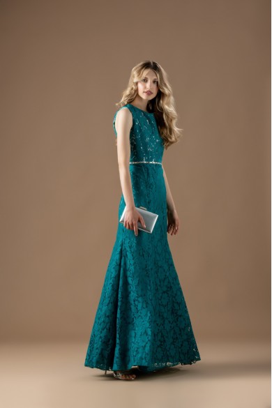 Μακρύ γοργονέ φόρεμα από δαντέλα σε πράσινο χρώμα με ζώνη στρας